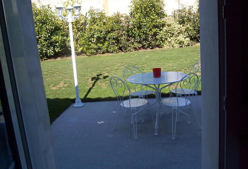 تختخواب و صبحانه L'oasis