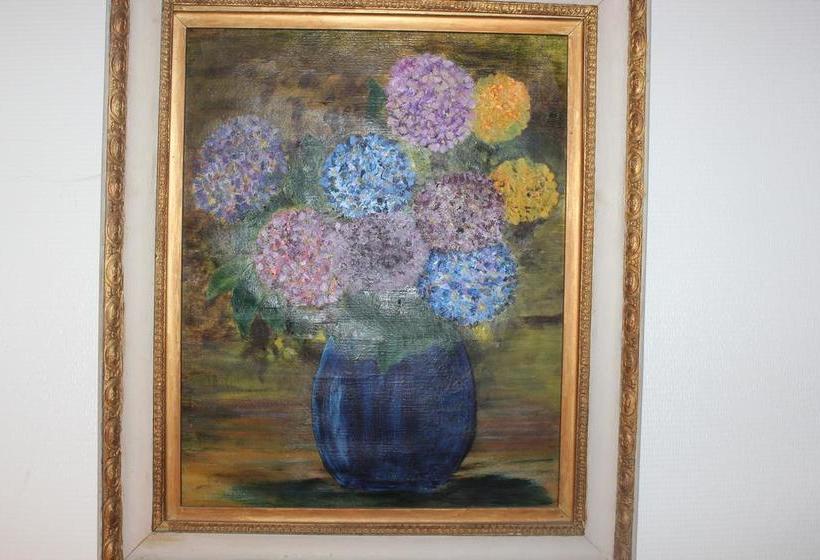 تختخواب و صبحانه La Demeure Aux Hortensias