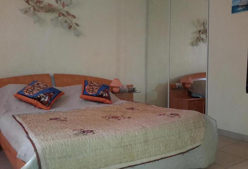 住宿加早餐  La Maison De Jenny