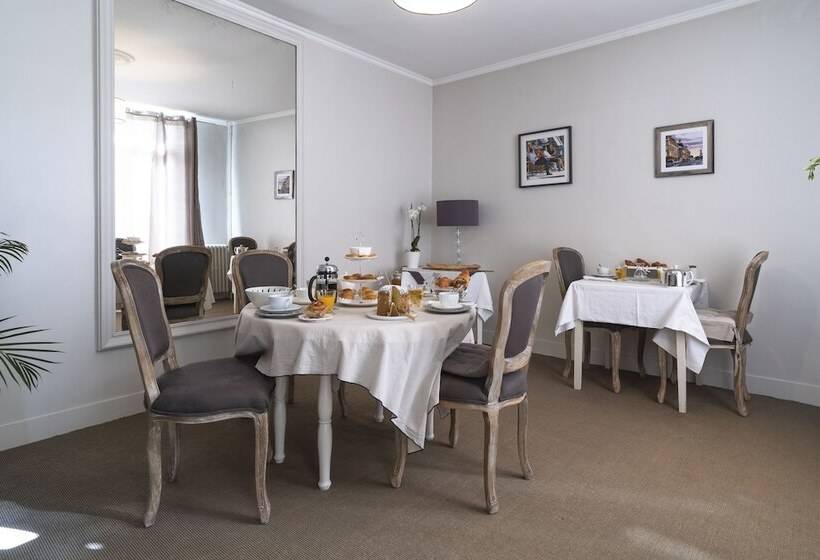 تختخواب و صبحانه La Maison De Marc