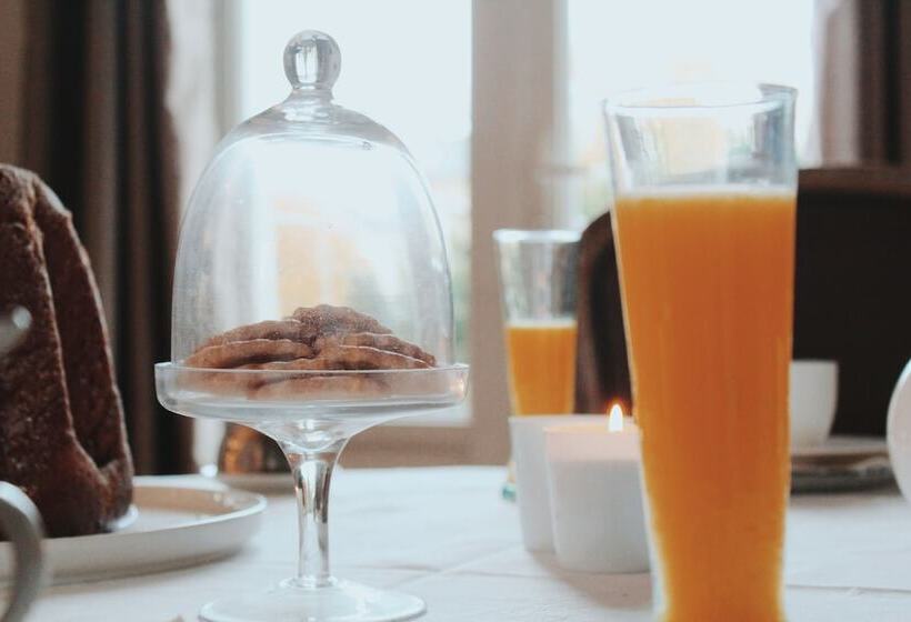 تختخواب و صبحانه La Maison De Marc