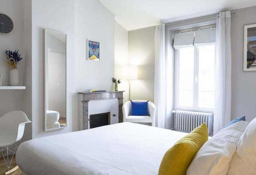 تختخواب و صبحانه La Maison De Marc