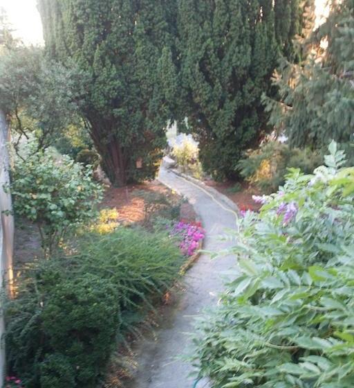 Bed and Breakfast Le Petit Chateau   Tiffauges Proche Puy Dufou