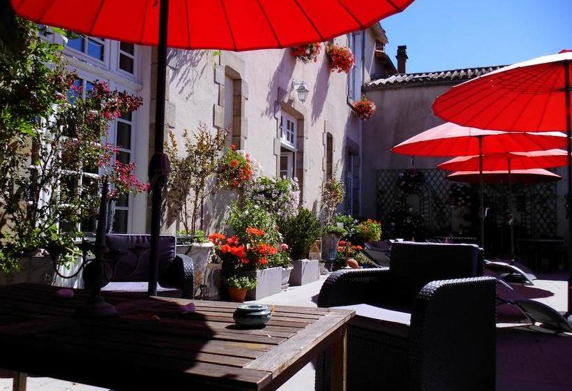 Bed and Breakfast Le Petit Chateau   Tiffauges Proche Puy Dufou