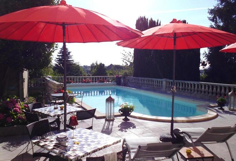 Bed and Breakfast Le Petit Chateau   Tiffauges Proche Puy Dufou