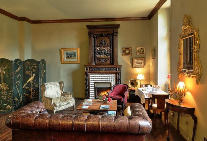 تختخواب و صبحانه Le Petit Manoir De Kériolet