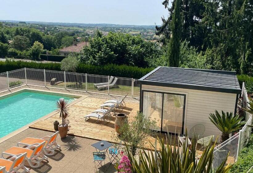 مبيت وإفطار Maison D Hôtes Et Gîtes La Chouannerie à Côté Du Parc Du Puy Dufou