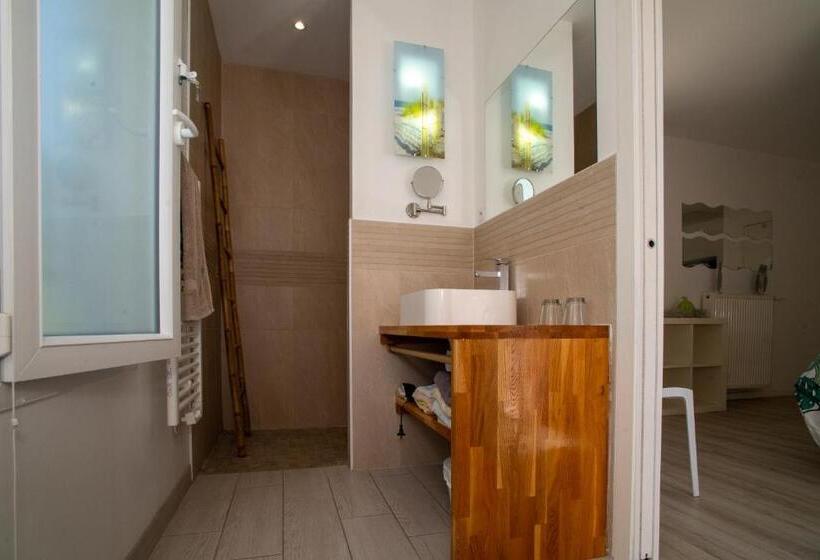 تختخواب و صبحانه Maison Lucilda