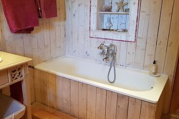 تختخواب و صبحانه Mas Du Caroubier Maison D Hotes