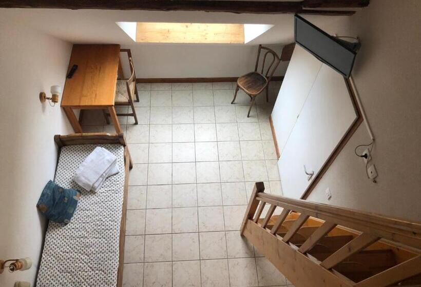 هتل Auberge De Pra Loup
