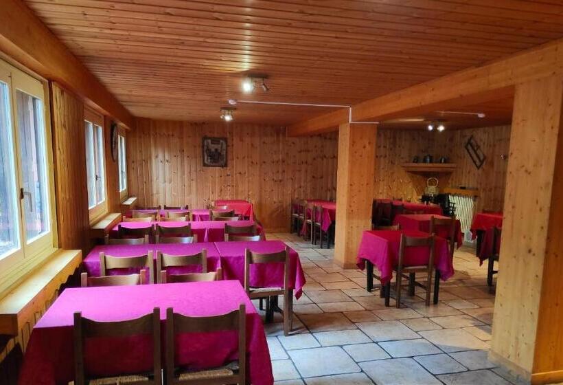 هتل Auberge De Pra Loup