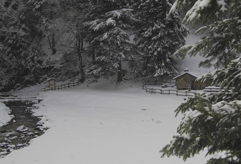 Отель Gite Auberge Les Cascades