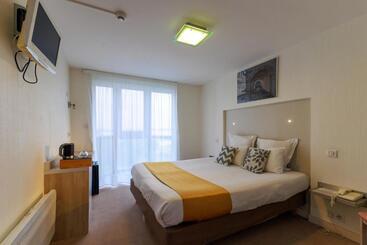 هتل Logis Hôtel Le Rochelois