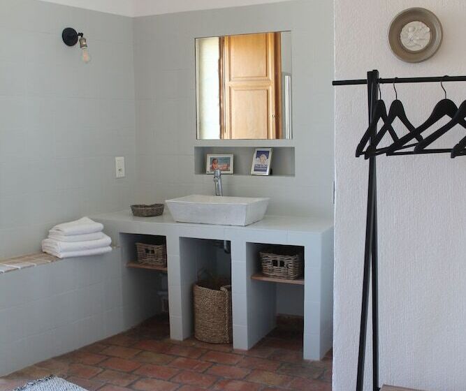 La Demeure Bed And Breakfast