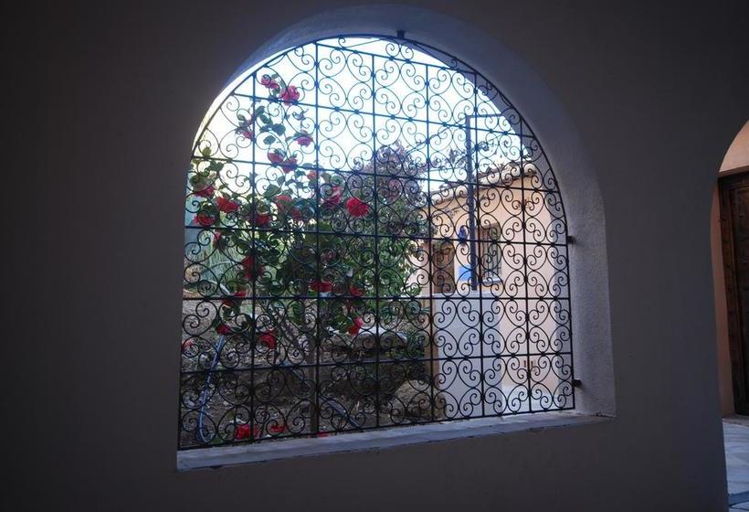 مبيت وإفطار Aloasis