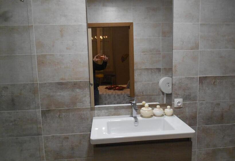 تختخواب و صبحانه Chambre D'hôtes Au Nid Du Thil