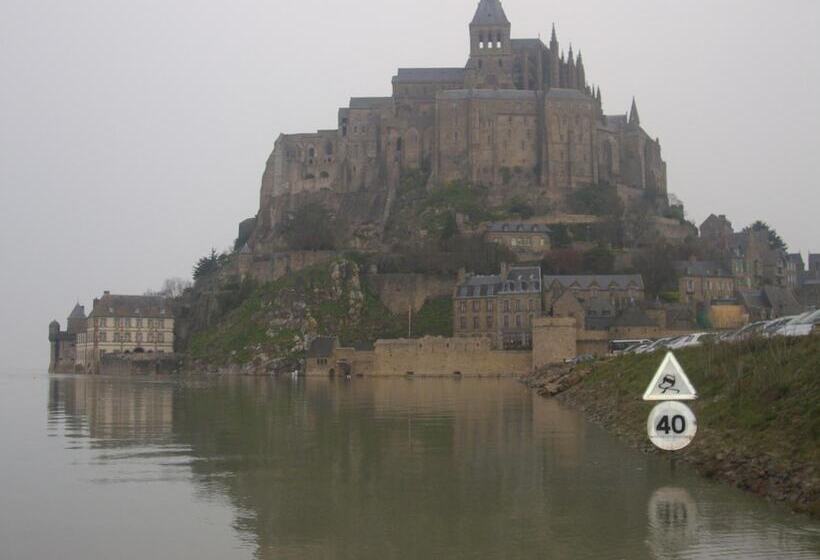 تختخواب و صبحانه Chambres D Hôtes La Loubatais