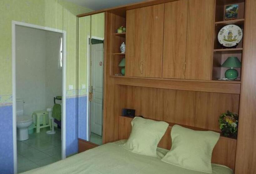 تختخواب و صبحانه Chambres D'hôtes De L'auraine