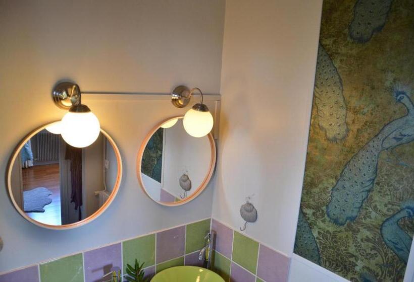 ベッドアンドブレックファースト Chambres D Hôtes & Spa Le Chat Chez Qui J Habite