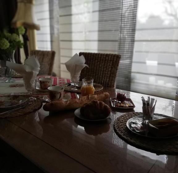 تختخواب و صبحانه Chambres D'hôtes Sandrine Louis
