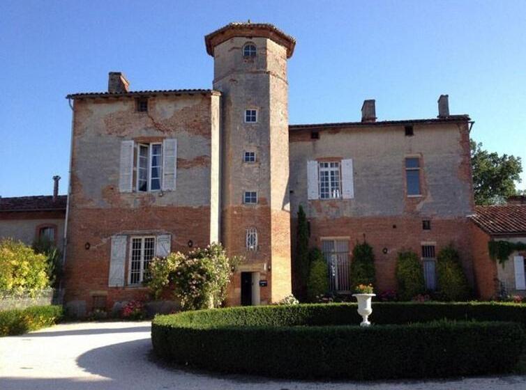 مبيت وإفطار Chateau De Thegra