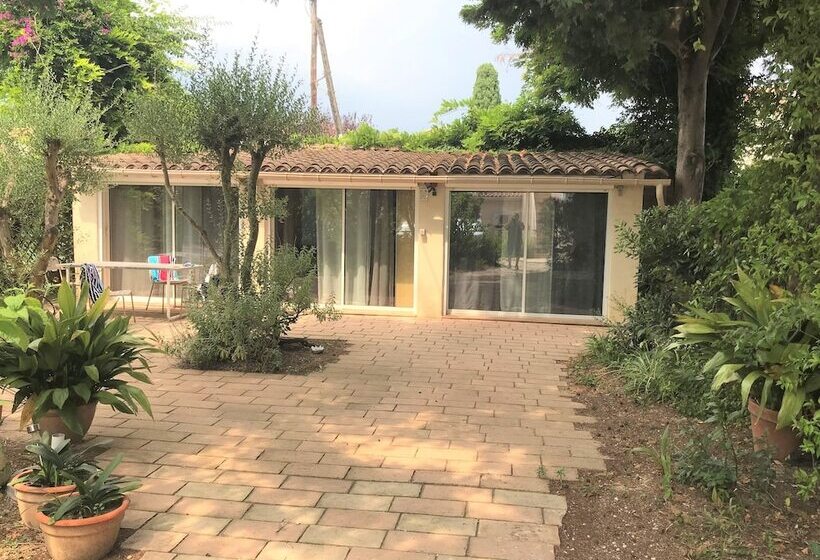 Bed and Breakfast Domaine De L'aufrene