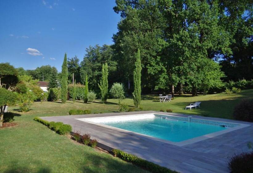 تختخواب و صبحانه La Lilas Des Fargues Maison D'hôtes