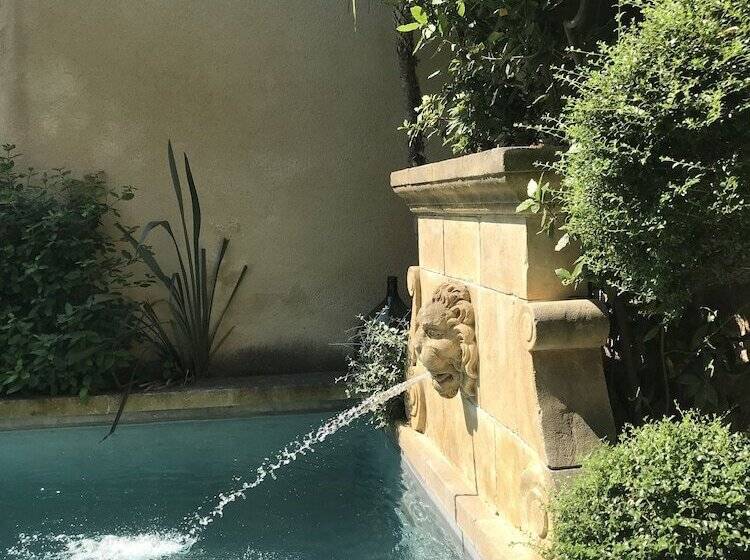 ベッドアンドブレックファースト La Maison Des Remparts