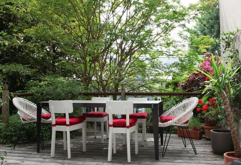 تختخواب و صبحانه La Maison Jules
