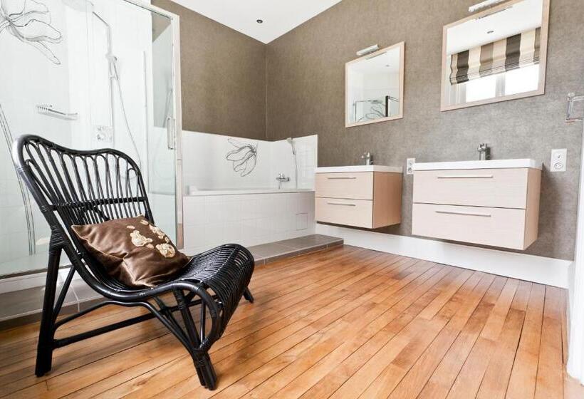 تختخواب و صبحانه La Maison Jules