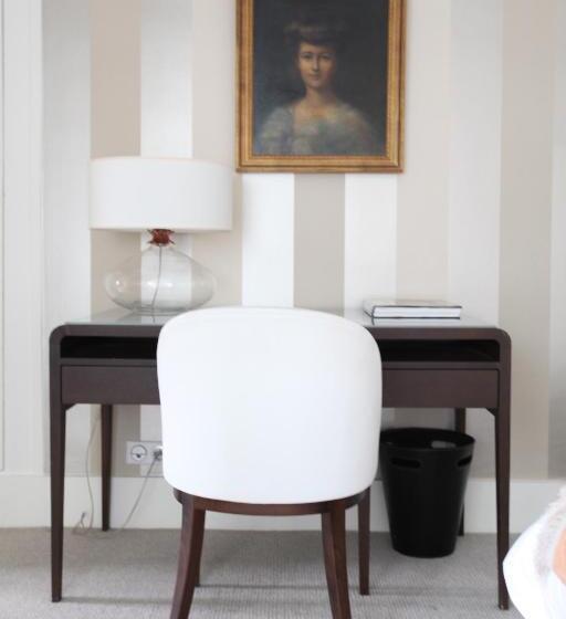 تختخواب و صبحانه La Maison Jules