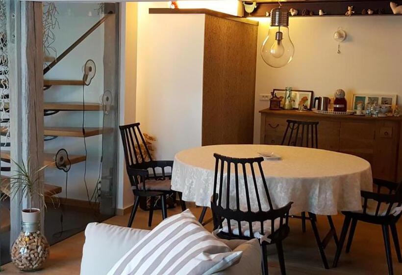 تختخواب و صبحانه Le Chat Rouge Chambres D'hôtes De Charme En Alsace