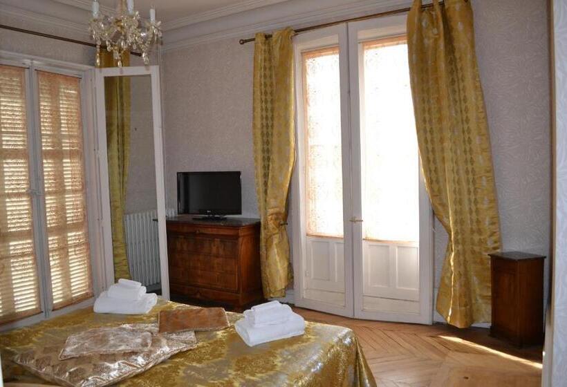 تختخواب و صبحانه Lit En Loire
