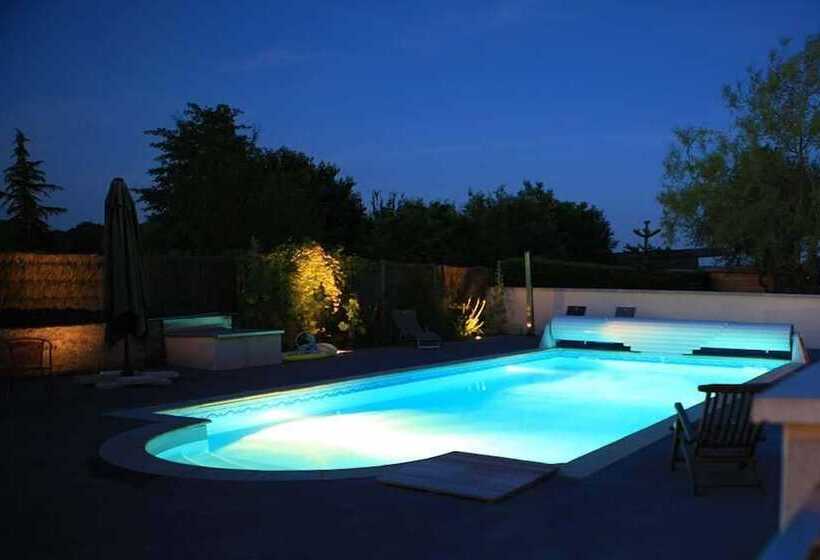 تختخواب و صبحانه Maison Marie Barrault
