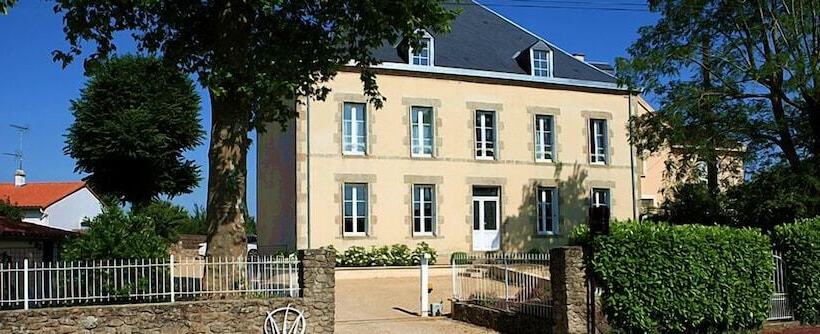 تختخواب و صبحانه Maison Marie Barrault