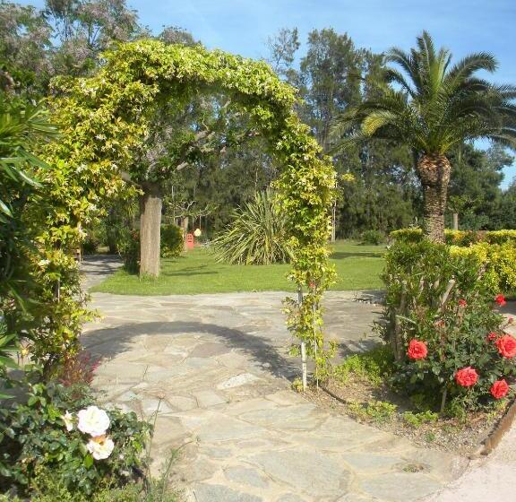هتل Auberge Les Oliviers