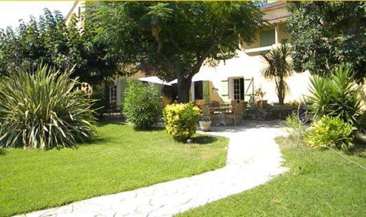 هتل Auberge Les Oliviers