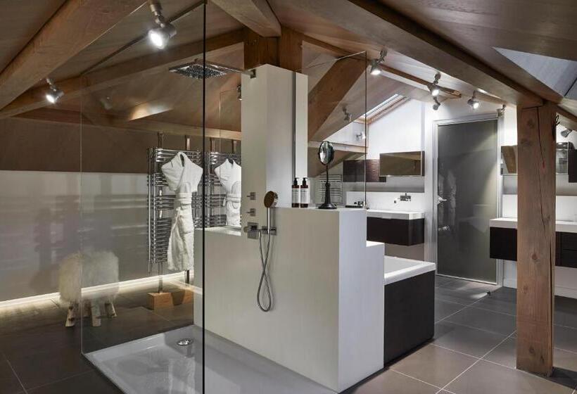 هتل Chalet Alpen Valley, Montblanc