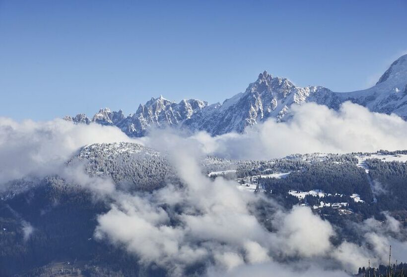 هتل Chalet Alpen Valley, Montblanc