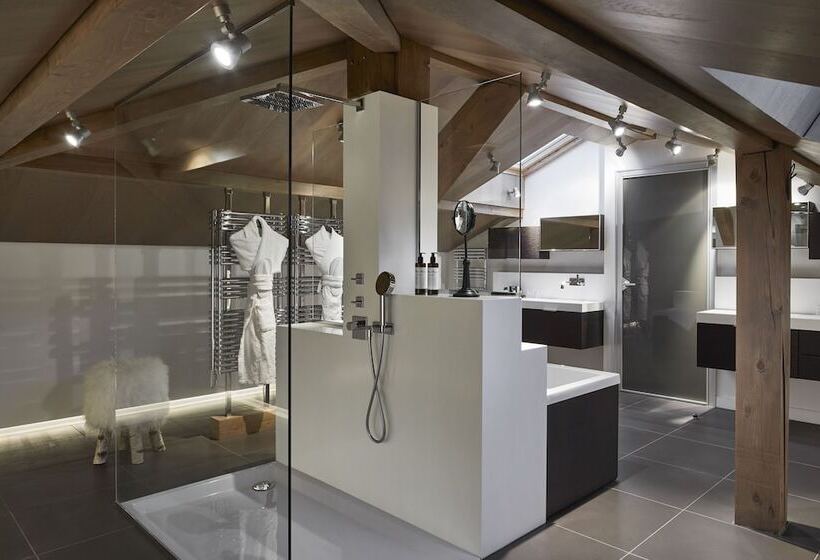هتل Chalet Alpen Valley, Montblanc