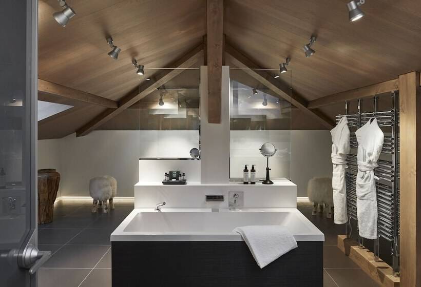 هتل Chalet Alpen Valley, Montblanc