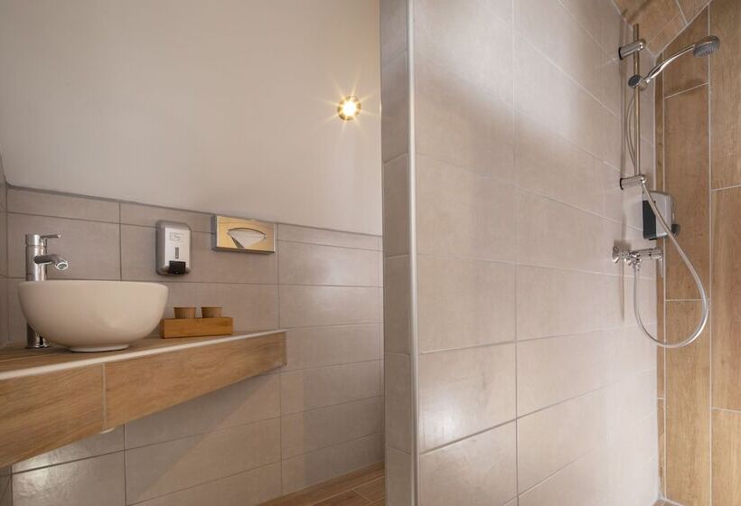 هتل Cocoon Inn