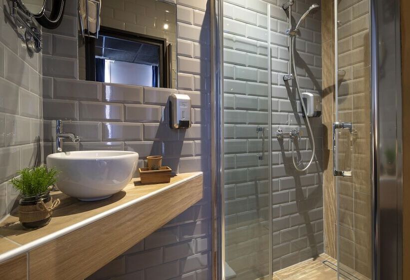 هتل Cocoon Inn