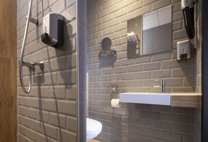 هتل Cocoon Inn