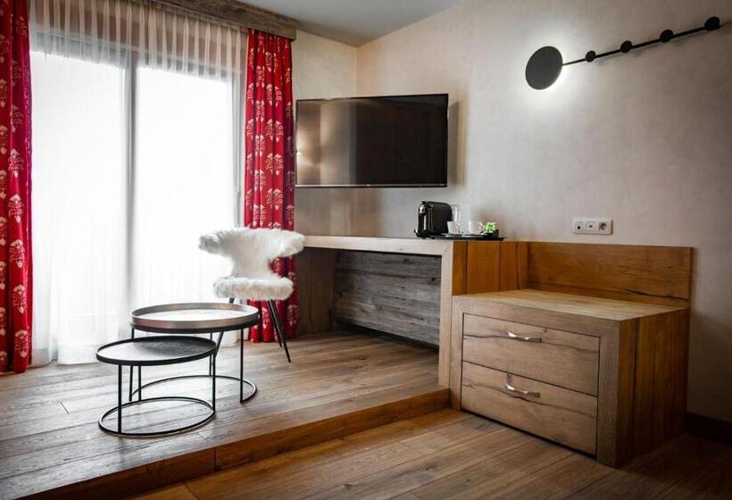 هتل Hôtel Champs Fleuris Morzine