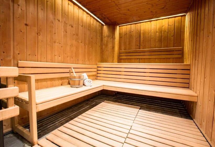 هتل Hôtel Champs Fleuris Morzine