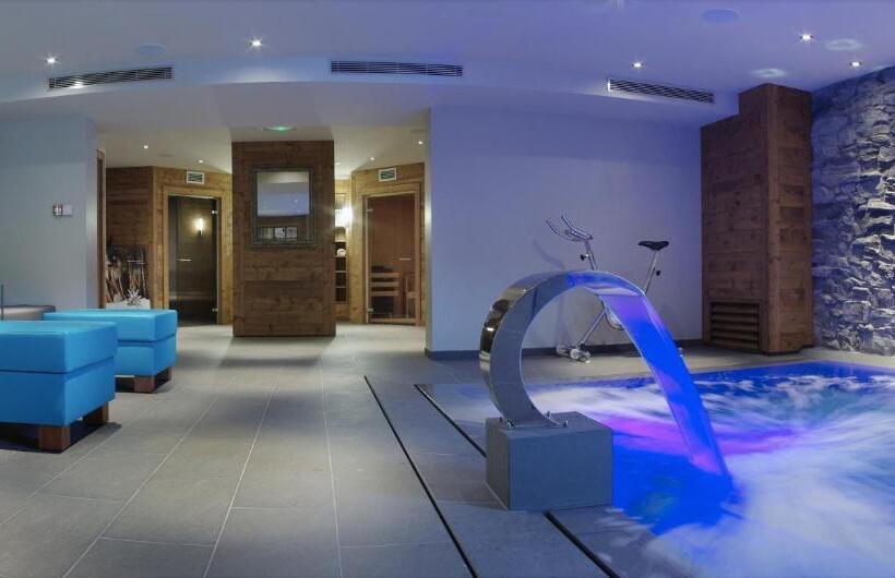 هتل Hôtel Champs Fleuris Morzine