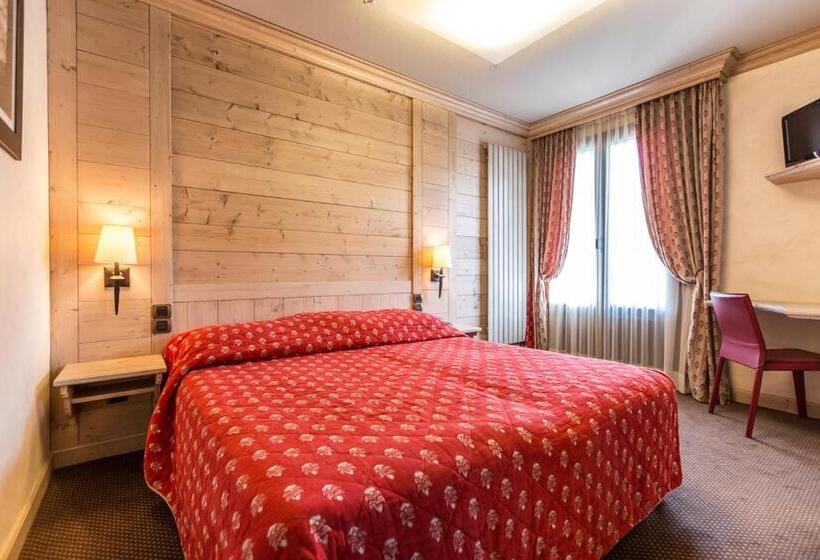 هتل Hôtel Champs Fleuris Morzine