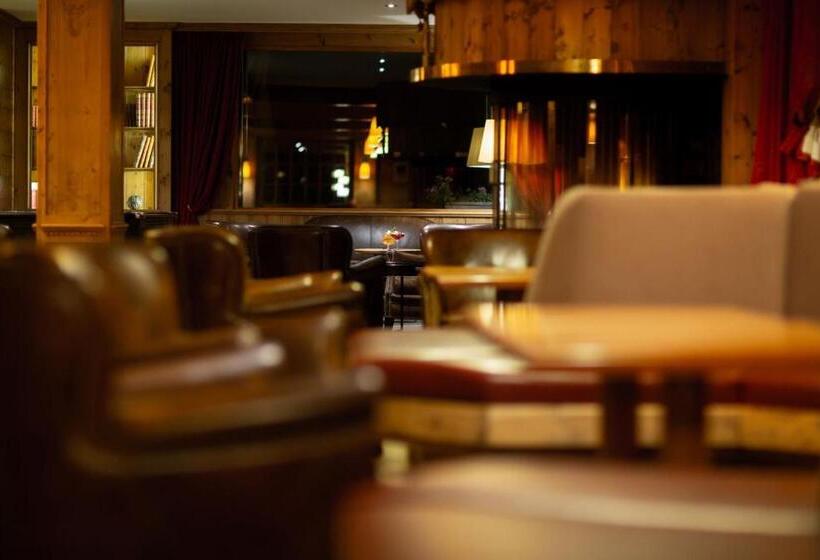 هتل Hôtel Champs Fleuris Morzine