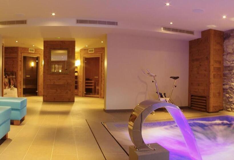 هتل Hôtel Champs Fleuris Morzine